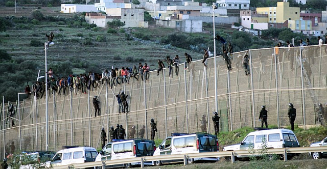 Melilla és Ceuta, határsáv, fotó: Wikipedia