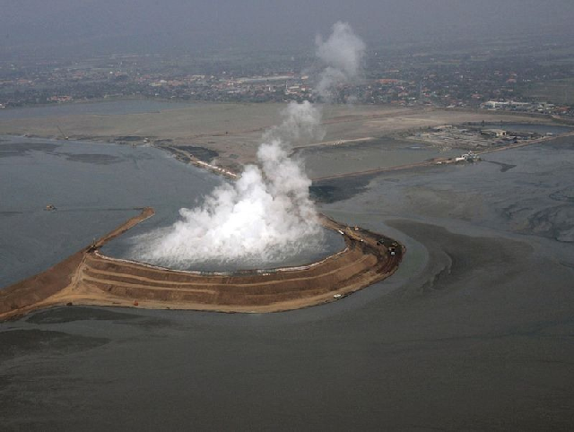 Lusi 2008-ban, fotó: Reuters/Sigit Pamungkas
