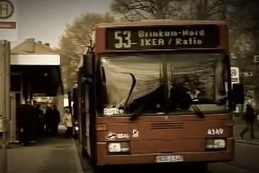 tusz2.png|az 53-as busz, foto: kivágás a Stern TV filmből, link lent