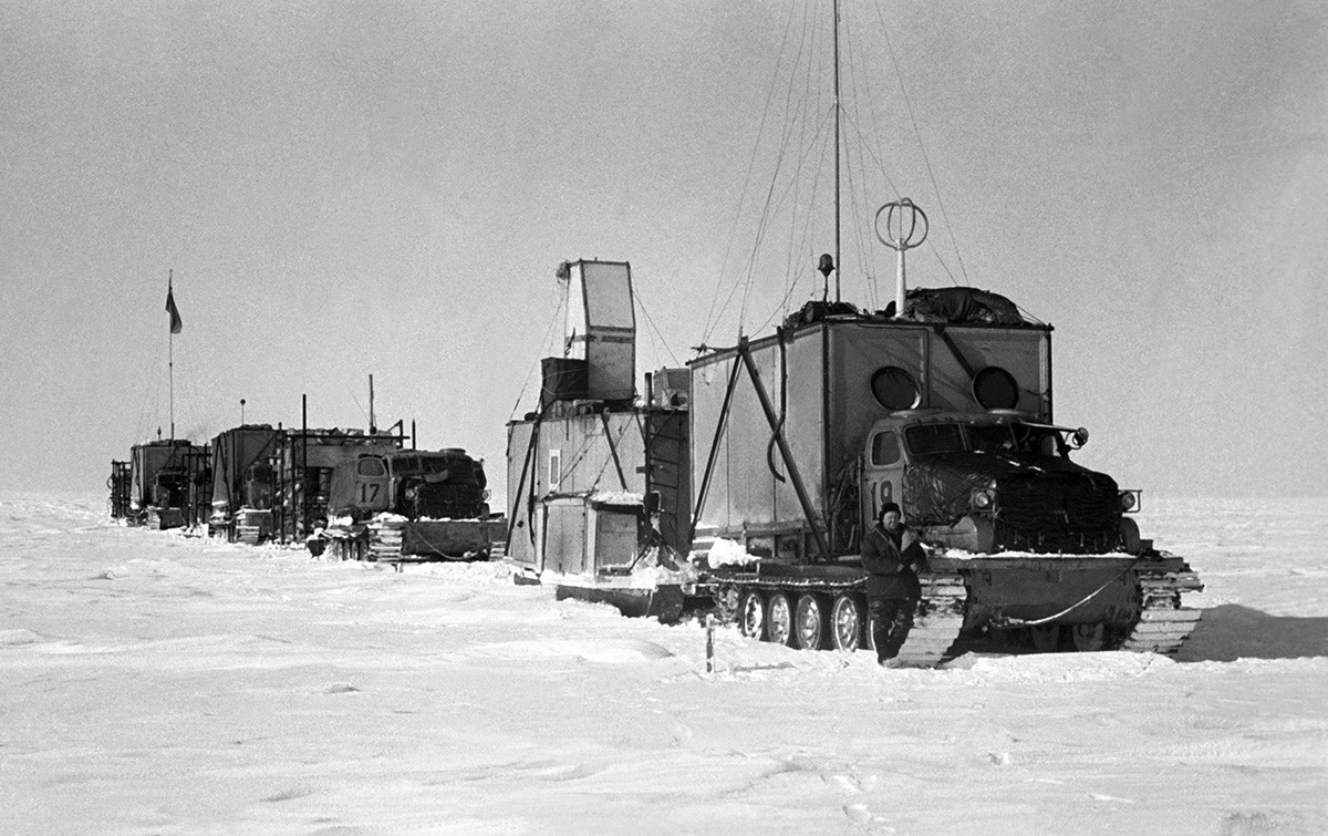 Antarktisz, 1959., Jevgenyij Tolsztikov expedíciója